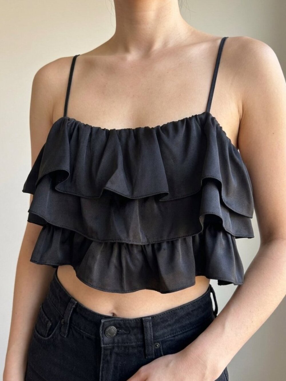 NA-KD Cropped Frill Top | Black Tiered Ruffle Crop | EU 38 / US S-M